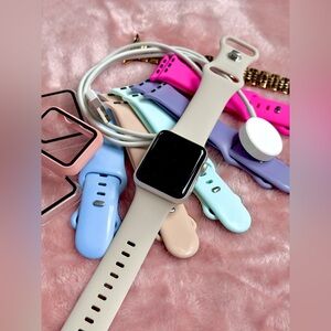 APPLE - Series 3, 38mm Apple Watch with Charger & Accessories